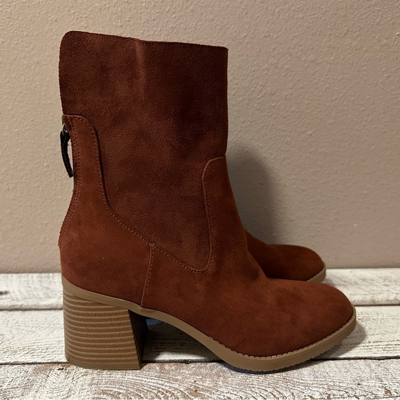 Faux Suede Platform Boots - NWOB - Picture 2 of 6